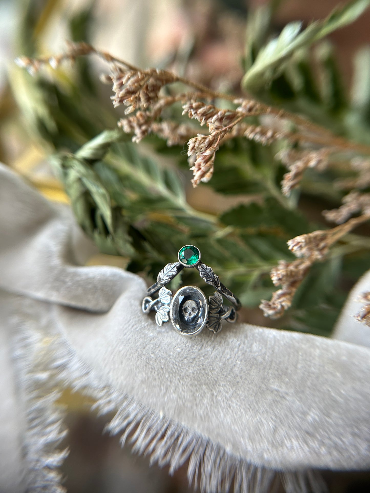Skull & ivy ring -memento mori sterling silver with quartz jewelry