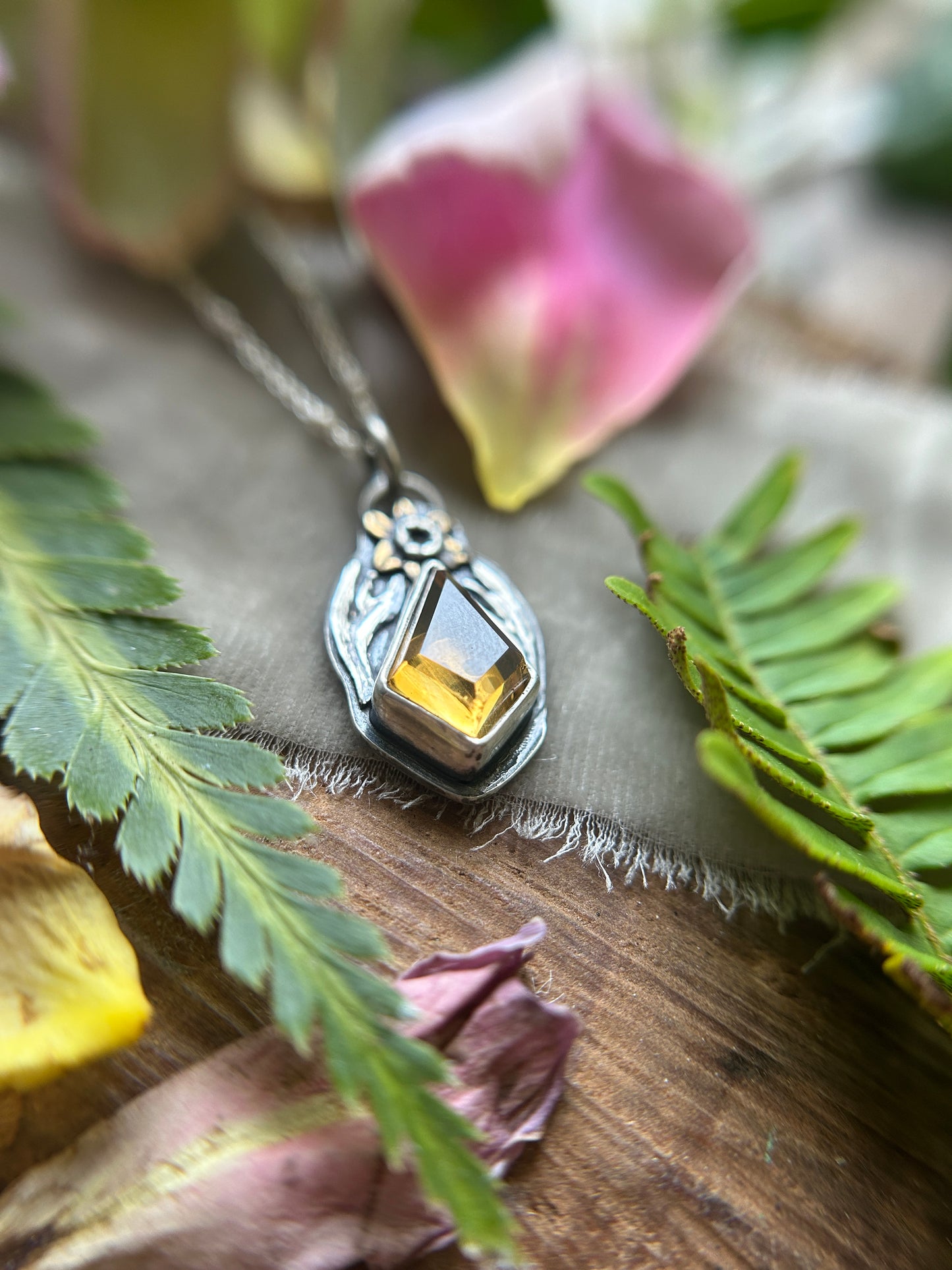 Daffodil and skull memento mori memento vivere necklace - Sterling silver jewelry