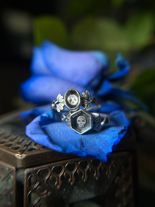 Skull & ivy ring -memento mori sterling silver with quartz