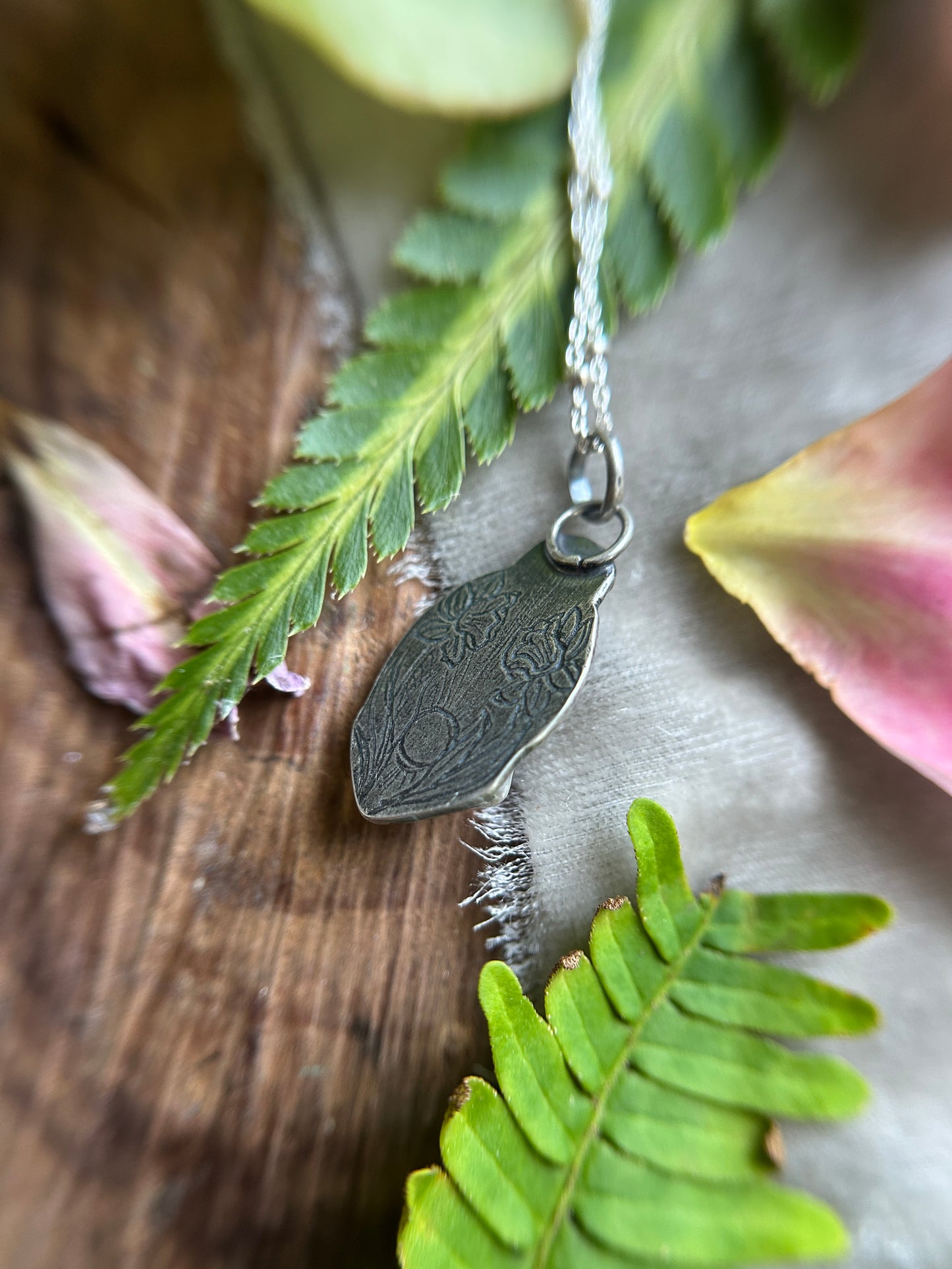 Daffodil and skull memento mori memento vivere necklace - Sterling silver jewelry