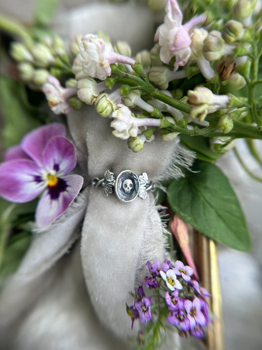 Skull & ivy ring -memento mori sterling silver with quartz jewelry