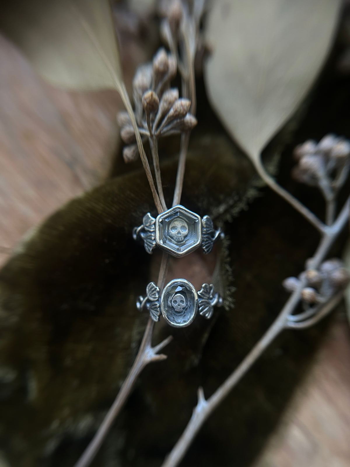 Skull & ivy ring -memento mori sterling silver with quartz jewelry