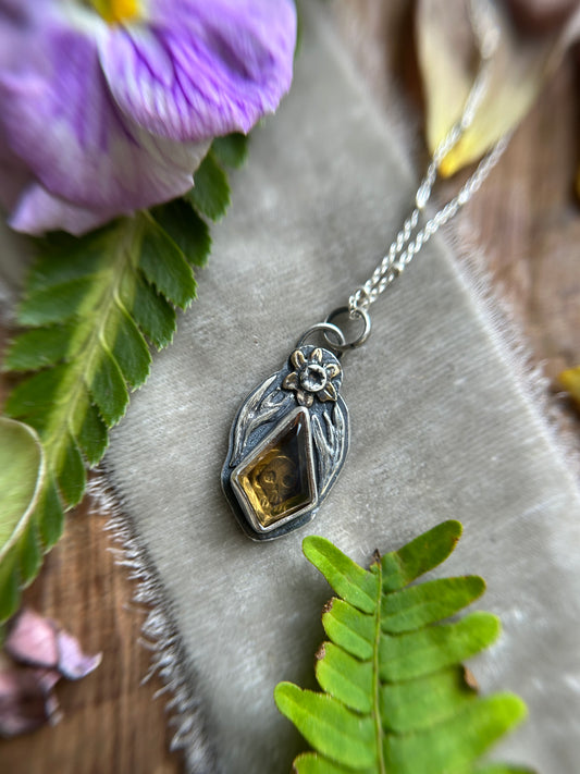 Daffodil and skull memento mori memento vivere necklace - Sterling silver jewelry