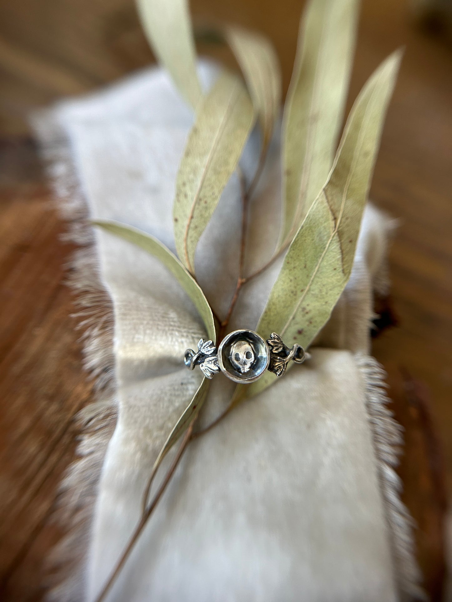 Skull & ivy ring -memento mori sterling silver with quartz jewelry