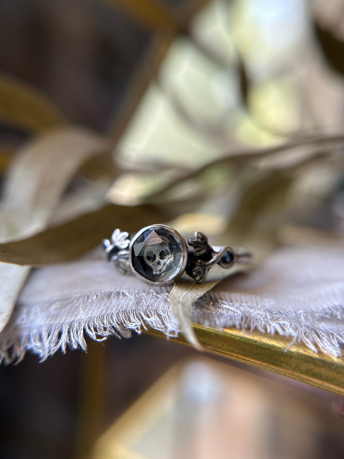 Skull & ivy ring -memento mori sterling silver with quartz jewelry
