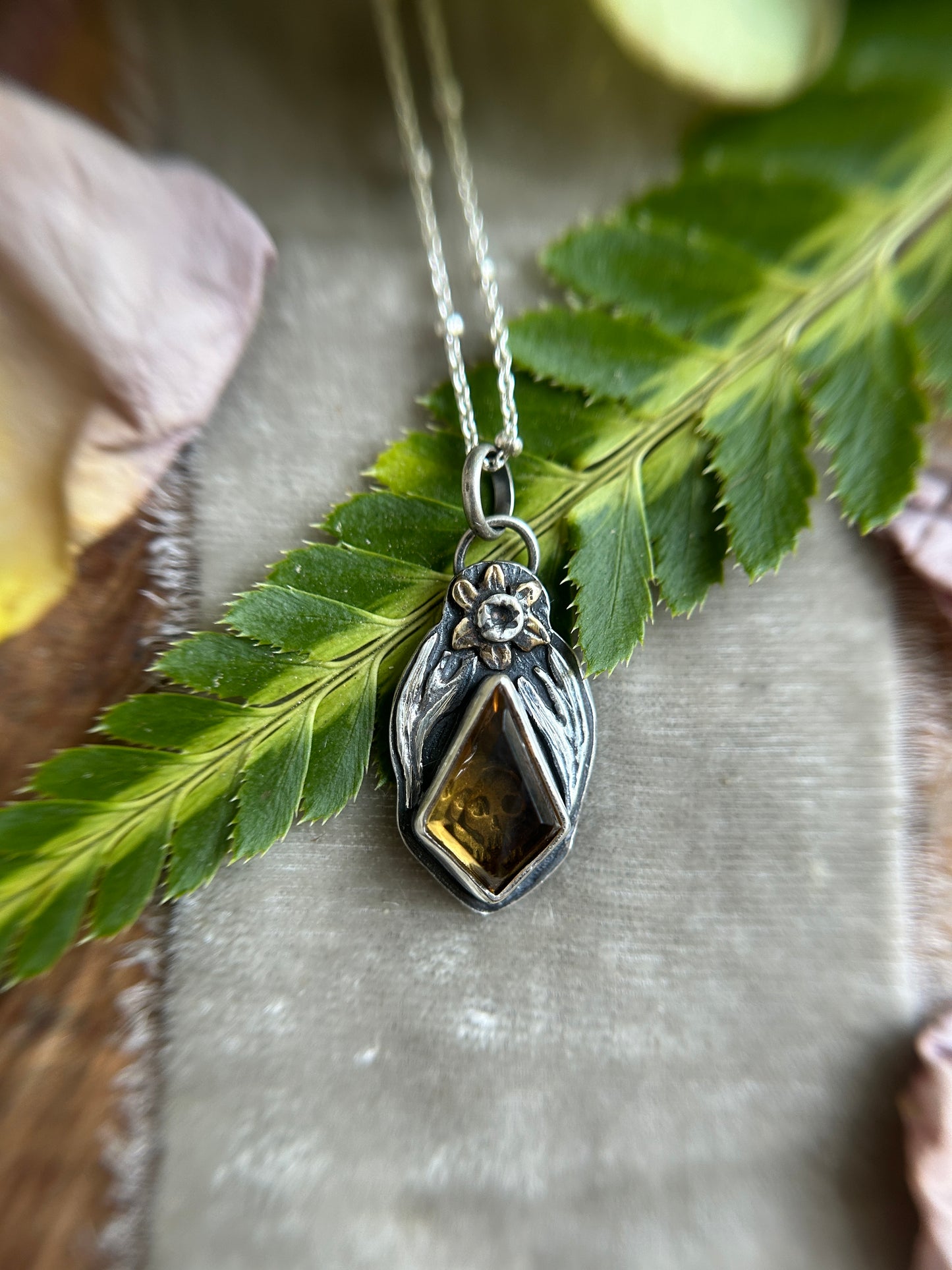Daffodil and skull memento mori memento vivere necklace - Sterling silver jewelry